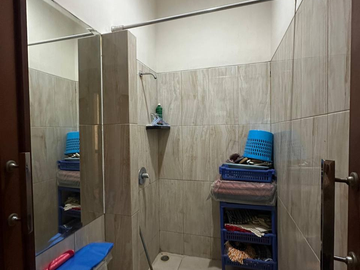 Dijual Rumah 2 Lantai Modern Komplek Billymoon Pondok Kelapa, Jakarta Timur  Posisi Hoek, 2 muka.
