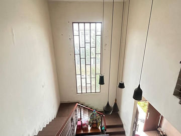 Dijual Rumah 2 Lantai Modern Komplek Billymoon Pondok Kelapa, Jakarta Timur  Posisi Hoek, 2 muka.