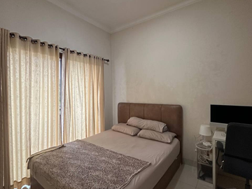 Dijual Rumah 2 Lantai Modern Komplek Billymoon Pondok Kelapa, Jakarta Timur  Posisi Hoek, 2 muka.