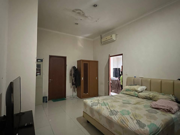 Dijual Rumah 2 Lantai Modern Komplek Billymoon Pondok Kelapa, Jakarta Timur  Posisi Hoek, 2 muka.