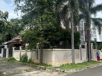 Dijual Rumah 2 Lantai Modern Komplek Billymoon Pondok Kelapa, Jakarta Timur  Posisi Hoek, 2 muka.