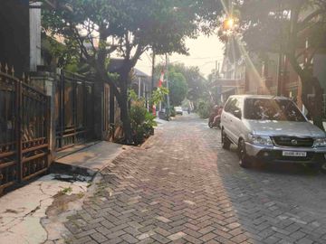 RUMAH CANTIK DI GRIYA BINTARA INDAH