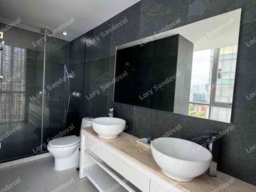 HERMOSO DEPARTAMENTO AMUEBLADO CON BALCÓN Y AMENIDADES