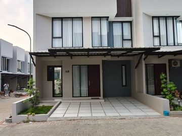 Dijual Rumah Ready 2 Lantai, Baru Murah, Dekat Stasiun LRT Ciracas Jakarta Timur