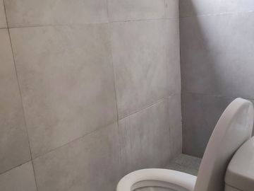 Disewakan Rumah 2 Lantai Metland Puri Cipondoh Tangerang – 3 Kamar Tidur