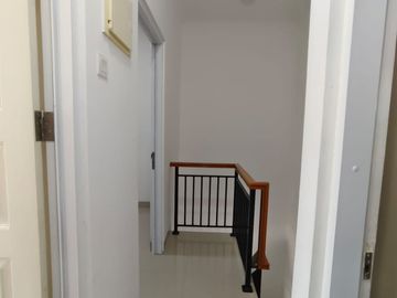 Sewa rumah cakep di Milano Village Gading Serpong