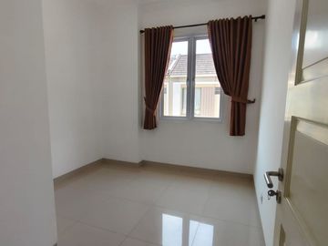 Sewa rumah cakep di Milano Village Gading Serpong