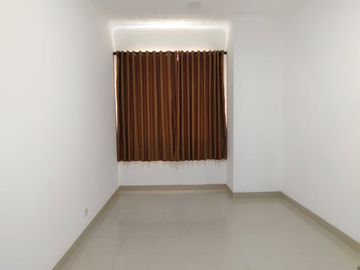 Sewa rumah cakep di Milano Village Gading Serpong