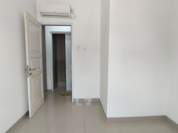 Sewa rumah cakep di Milano Village Gading Serpong