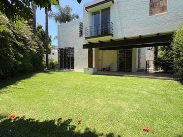 Casa en Venta en Santa Cruz Guadalupe, zona Zavaleta