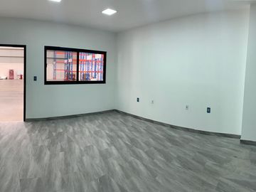 Nave Ind en Renta de 7,630 m² | Cercana a Autopista León Aguascalientes a 5 Min del Parque Piel
