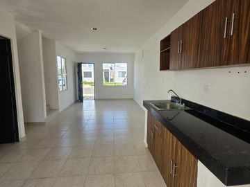 CASA DISPONIBLE DE ENTREGA INMEDIATA EN VENTA EN KANASÍN