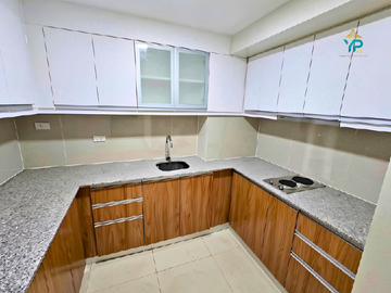 Ready for Occupancy Rent to Own 1 Bedroom unit One Uptown Residence BGC for Sale by Megaworld near to Uptown Mall Parade and Mitsukoshi Mall Shangrila