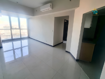 Ready for Occupancy Rent to Own 3 Bedroom unit Uptown Parksuites BGC for Sale by Megaworld near to Uptown Mall Parade and Mitsukoshi Mall Shangrila