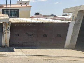 VENTA DE CASA EN C. 117 OTE. 233, HEROICA PUEBLA