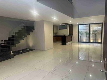 HERMOSA CASA EN VENTA EN FRACCIONAMIENTO LA ANTIGUA CEMENTERA