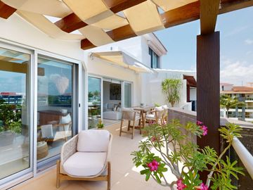 Penthouse de lujo en Mareazul /  Casa Nido
