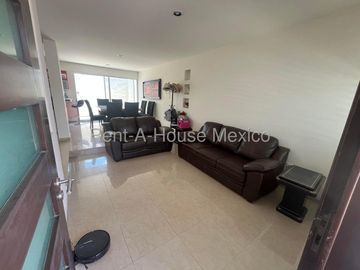 Renta Casa Amueblada en El Mirador 3 Recamaras 3 Baños Estudio Patio Privado