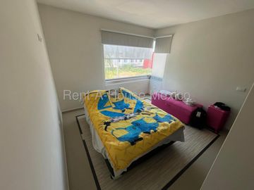 Renta Casa Amueblada en El Mirador 3 Recamaras 3 Baños Estudio Patio Privado