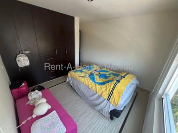 Renta Casa Amueblada en El Mirador 3 Recamaras 3 Baños Estudio Patio Privado