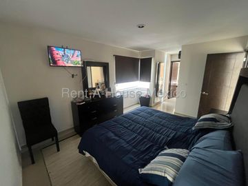Renta Casa Amueblada en El Mirador 3 Recamaras 3 Baños Estudio Patio Privado