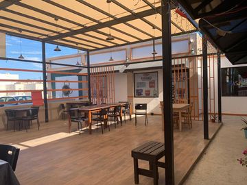 PLAZA DE LOCALES COMERCIALES EN VENTA