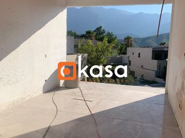 Casa en Venta – Club de Golf La Herradura – Carretera Nacional