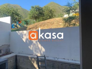 Casa en Venta – Club de Golf La Herradura – Carretera Nacional