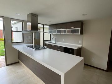 CASA EN RENTA BOSQUE DE LAS FUENTES, MODELO CAPRI, CALIMAYA, A UNOS MIN DE METEPEC