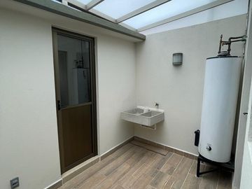 CASA EN RENTA BOSQUE DE LAS FUENTES, MODELO CAPRI, CALIMAYA, A UNOS MIN DE METEPEC