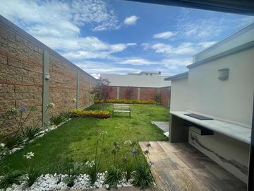 CASA EN RENTA BOSQUE DE LAS FUENTES, MODELO CAPRI, CALIMAYA, A UNOS MIN DE METEPEC