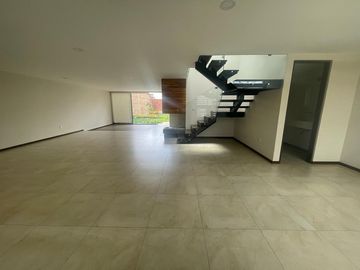 CASA EN RENTA BOSQUE DE LAS FUENTES, MODELO CAPRI, CALIMAYA, A UNOS MIN DE METEPEC