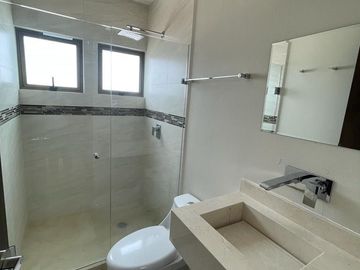 CASA EN RENTA BOSQUE DE LAS FUENTES, MODELO CAPRI, CALIMAYA, A UNOS MIN DE METEPEC