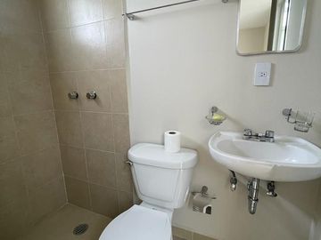 CASA EN RENTA BOSQUE DE LAS FUENTES, MODELO CAPRI, CALIMAYA, A UNOS MIN DE METEPEC