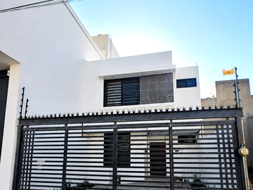 Casa en Venta en Rinconada Coyula, Tonalá | 3 Recámaras