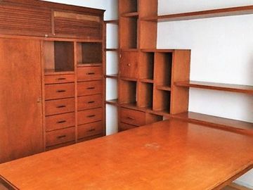 DEPARTAMENTO CON USO DE SUELO, ADAPTADO PARA OFICINAS,  DE CINCO CUBÍCULOS + CUARTO DE ARCHIVO