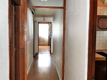DEPARTAMENTO CON USO DE SUELO, ADAPTADO PARA OFICINAS,  DE CINCO CUBÍCULOS + CUARTO DE ARCHIVO