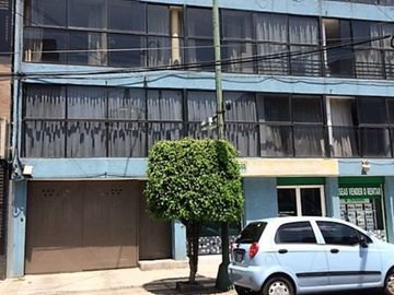 DEPARTAMENTO CON USO DE SUELO, ADAPTADO PARA OFICINAS,  DE CINCO CUBÍCULOS + CUARTO DE ARCHIVO