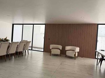 Hermosa residencia en renta en sayavedra