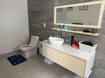Hermosa residencia en renta en sayavedra