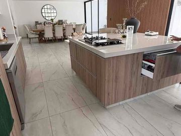 Hermosa residencia en renta en sayavedra