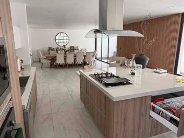 Hermosa residencia en renta en sayavedra