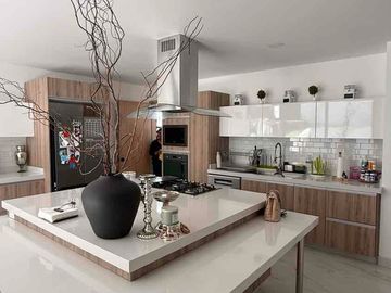 Hermosa residencia en renta en sayavedra