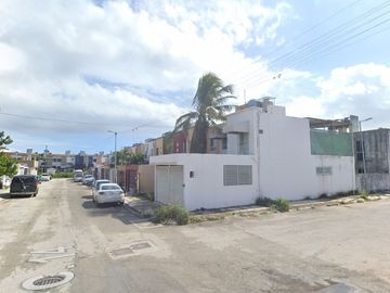 Casa de recuperación bancaria a la venta en Monte Real, Cancún, Quintana Roo.