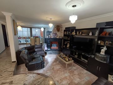 VENTA-AGRADABLE CASA EN COL CAMPESTRE CHURUBUSCO, COY. CDMX