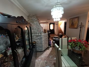 VENTA-AGRADABLE CASA EN COL CAMPESTRE CHURUBUSCO, COY. CDMX