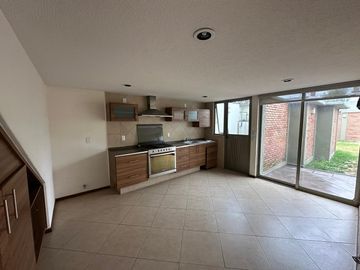 CASA EN RENTA EN BOSQUES DE LAS FUENTES CALIMAYA, ESTADO DE MÉXICO