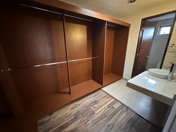 CASA EN RENTA EN BOSQUES DE LAS FUENTES CALIMAYA, ESTADO DE MÉXICO