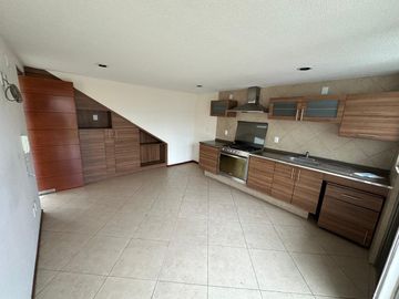 CASA EN RENTA EN BOSQUES DE LAS FUENTES CALIMAYA, ESTADO DE MÉXICO