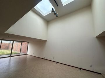 CASA EN RENTA EN BOSQUES DE LAS FUENTES CALIMAYA, ESTADO DE MÉXICO